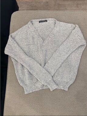 Brandy Melville Light Gray Marled V-Neck Sweater
